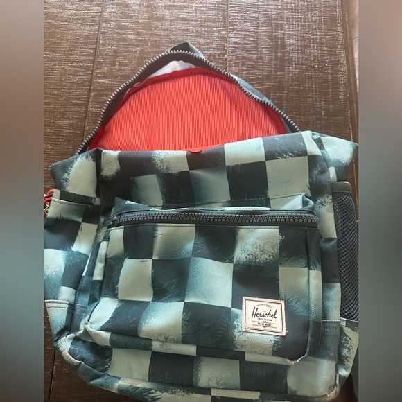 Hershel Supply Co Youth 26L backpack in checkers - Picture 4 of 4